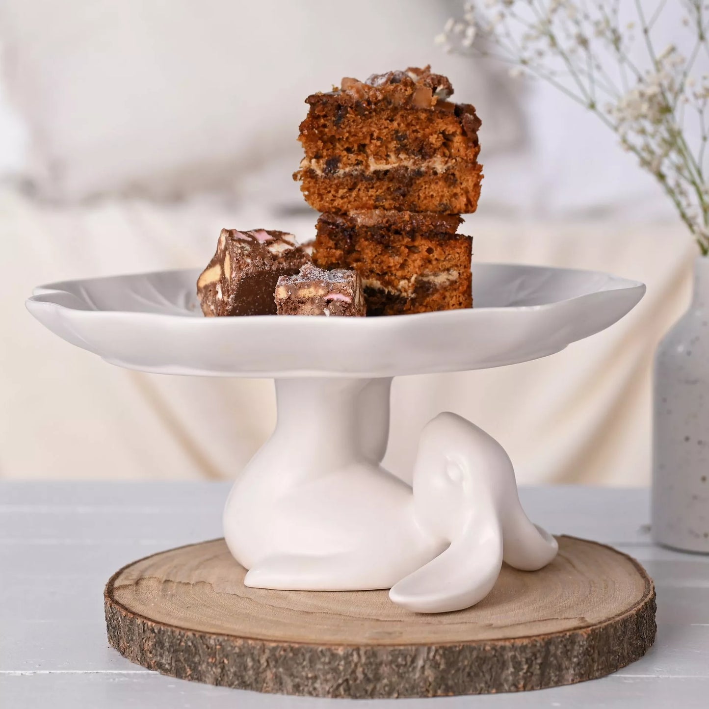 BUNNY CAKE STAND